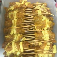 หมูสะเต๊ะ เจ้เดือน (เจ้าเก่า บางรัก)