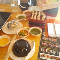 บรรยากาศ อร่อยนี้ พอดีคำ