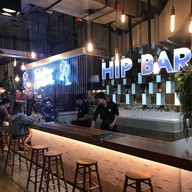 หน้าร้าน HIP BAR The Street Ratchada
