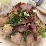 เมนูของร้าน บะหมี่ 60 ปี ถนนบรมราชชนนี
