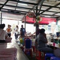 บรรยากาศ ข้าวแกงป้าแจ๋ว
