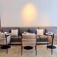 บรรยากาศ Deli Renaissance  Pattaya Resort & Spa