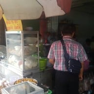 หน้าร้าน ก๋วยเตี๋ยวอยู่เจริญ