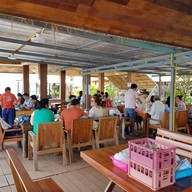 บรรยากาศ ร้านอาหาร เรือนแพเอกชัย