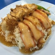 เมนูของร้าน ครู อารี หมี่หยก เป็ดย่าง