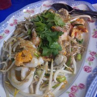 เมนูของร้าน หอยทอดหน้าวัดท่าพูด