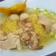 เมนูของร้าน ก๋วยเตี๋ยวอยู่เจริญ