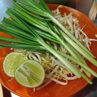 ผัดไทหมูกรอบ มาลัยแมน