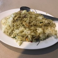 เมนูของร้าน ปู๊ตี่บะหมี่เกี๊ยวกุ้ง MRT สามย่าน