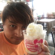 รวมมิตรแม่พลอย