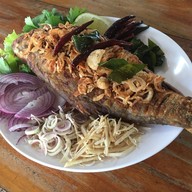 เมนูของร้าน ไก่ย่างสวนแสงสว่างใกล้ปราสาทหินพนมรุ้ง