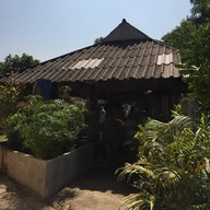 สวนอาหารชายทุ่ง