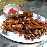 เมนูของร้าน เจ้แดงหมูจุ่ม ลาดหญ้า หน้าธนาคารไทยพาณิชย์ ลาดหญ้า