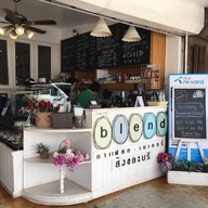 หน้าร้าน Blend Cafe'