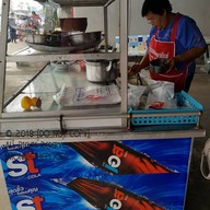 หน้าร้าน ข้าวคลุกกะปิ ป้าเฉื่อย