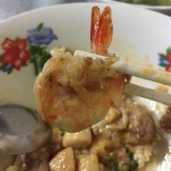 เมนูของร้าน ก๋วยเตี๋ยวคั่วเป็ดอร่อยริมทาง คลองถม