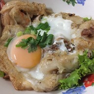 เมนูของร้าน ก๋วยเตี๋ยวคั่วเป็ดอร่อยริมทาง คลองถม