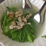 เมนูของร้าน ก๋วยเตี๋ยวคั่วเป็ดอร่อยริมทาง คลองถม