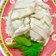 เมนูของร้าน ข้าวมันไก่วัดเอี่ยมวรนุช