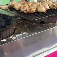 บรรยากาศ ขนมครกชาววัง ตลาดหลังตึกสุโขทัย