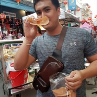 ขนมเบื้องหน้าวัดสันป่าข่อย