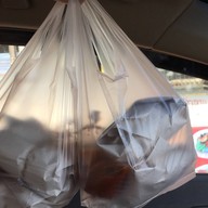 เมนูของร้าน ข้าวหมูแดง หมูกรอบ ตลาดหลังตึกสุโขทัย