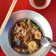 เมนูของร้าน ก๋วยเตี๋ยวผัดงี่เง่า เจ๊เบญโอเดี้ยน เยาวราช