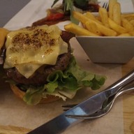 เมนูของร้าน The Twist Bar & Bistro