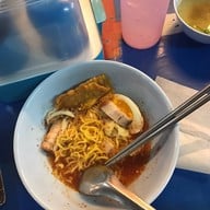 เมนูของร้าน ก๋วยเตี๋ยวไข่ต้มยำ 3 รส กาดมาลิน