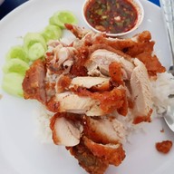 เมนูของร้าน ขาหมูบ้านแม่ นครปฐม