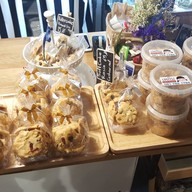 เพลิน Cafe & Dessert