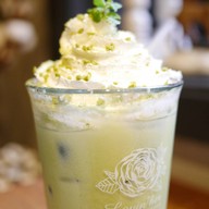Lovin’ Her Flower Cafe&Bar ฮงแด