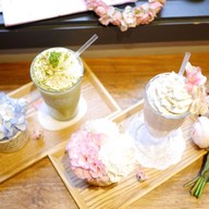 Lovin’ Her Flower Cafe&Bar ฮงแด