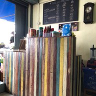 บรรยากาศ A DOSE อะ โดส คอฟฟี่แอนด์สมูทตี้