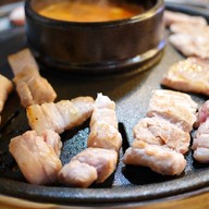 홍대 엉터리생고기 ฮงแด