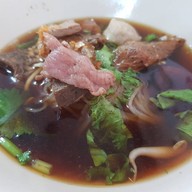 เมนูของร้าน ก๋วยเตี๋ยวเนื้อวัว นายเที๊ยบ เสนานิคม 1 เสนานิคม 1