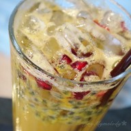 เมนูของร้าน The Sidewalk by Khon Rak Kafae โรงแรมตวันนา