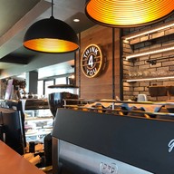 บรรยากาศ Think 4 You Cafe'