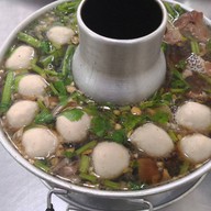 เมนูของร้าน เอี่ยวเฮง ซุปเปอร์หมูตุ๋นหม้อไฟ