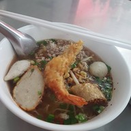 เมนูของร้าน ต้นเย็นตาโฟกุ้งทอด