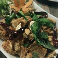 ตลาดชื่นปราณ