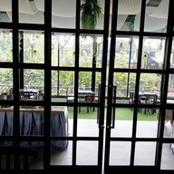 บรรยากาศ Waterside โรงแรมเวสต์เกต เรสซิเดนซ์