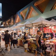 หลาดจี