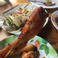 เมนูของร้าน ส้มตำเจ๊จู 100 ครก