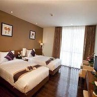 โรงแรมลันตานารีสอร์ท