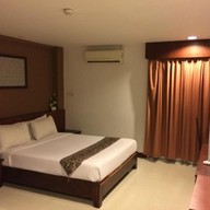 ฟลอรอลไชร์รีสอร์ท