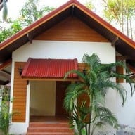 แหลมกุ่มบีชรีสอร์ท