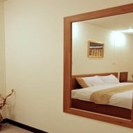 โรงแรมราฟาเอลแมนชั่น