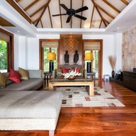 บ้านสุรินทร์สวรรค์วิลลา