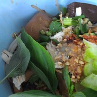 เมนูของร้าน ก๋วยเตี๋ยวไก่มะระพระราม 5
